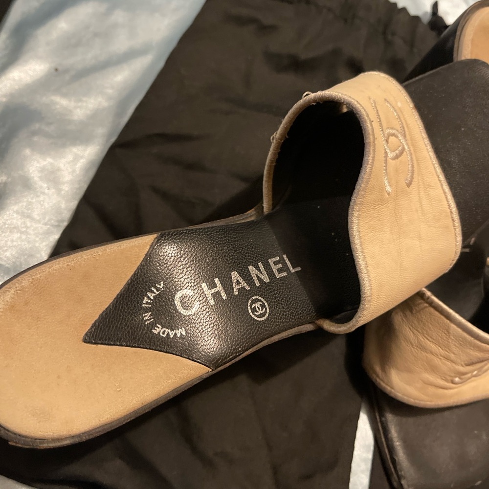 Chanel Women's Cream Mules - Picture 4 of 9